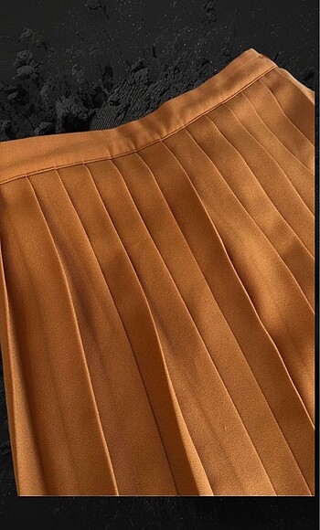 Zara Kuaybegider marka hardal renk uzun pileli etek
