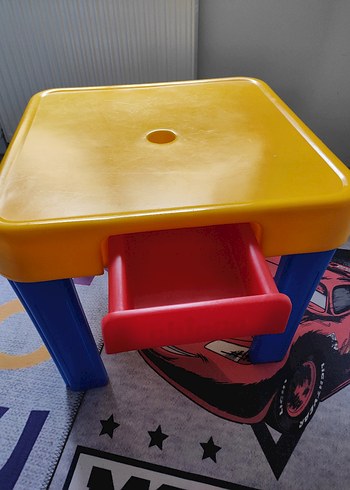 Çocuklar için renkli oyun masası - Görsel 2
