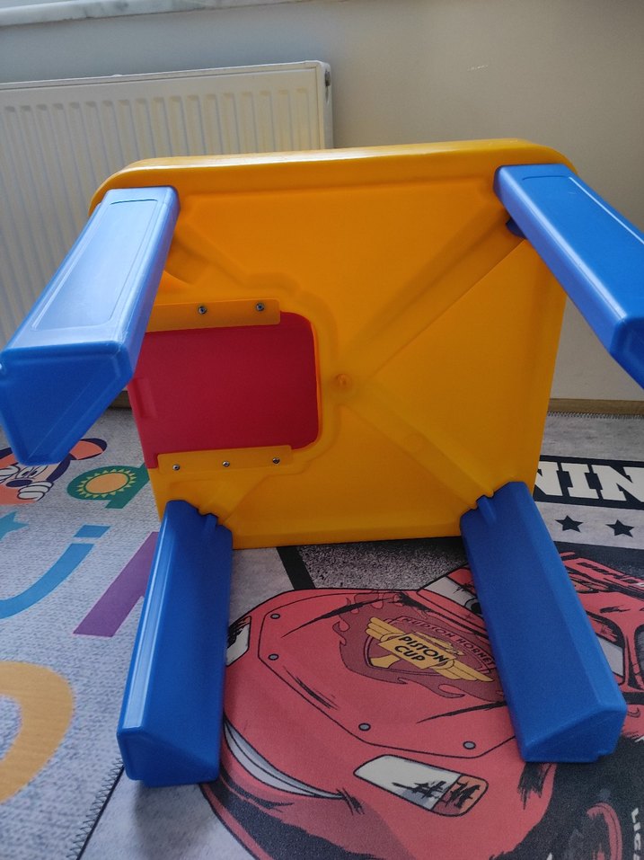 Çocuklar için renkli oyun masası - Görsel 3