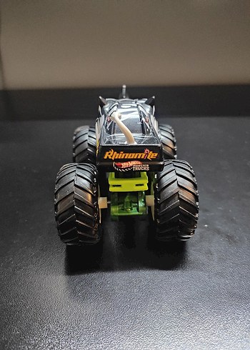 Renkli hotwheels Canavar Kamyon - Görsel 3