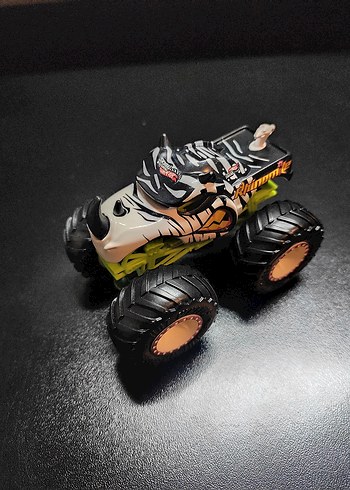 Renkli hotwheels Canavar Kamyon - Görsel 2