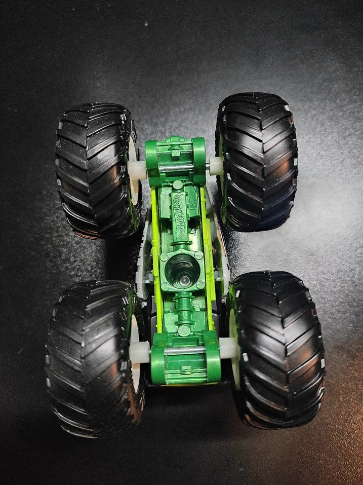 Renkli hotwheels Canavar Kamyon - Görsel 4