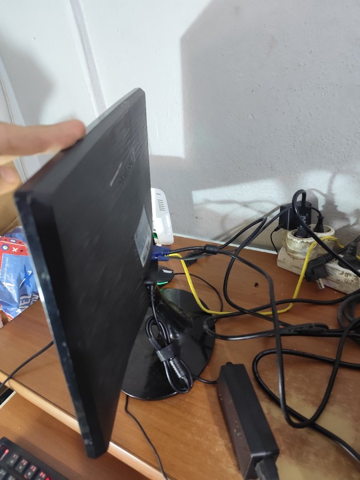 SAMSUNG KALİTELİ SLİM LED MONİTÖR HATASIZ - Görsel 2