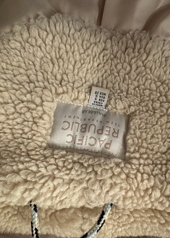 Bej Kısa Kürklü Kadın Ceket - Görsel 4