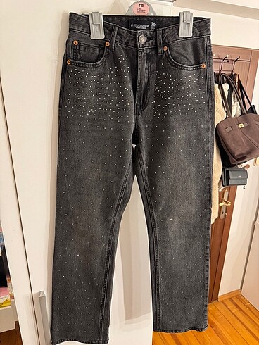 Stradivarius Taşlı Jean