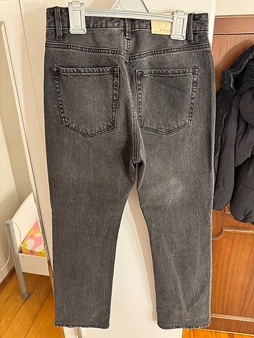 36 Beden Stradivarius Taşlı Jean