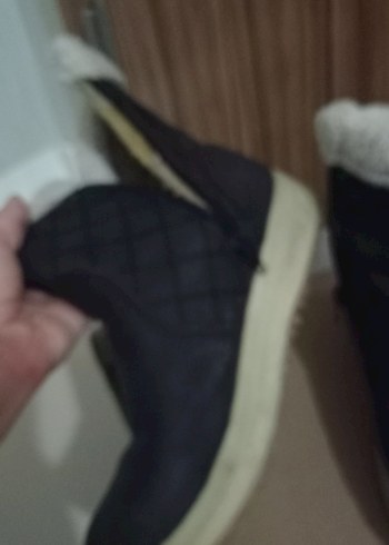 Siyah Kürklü Kadın Dolgu Topuk Bot - Görsel 4