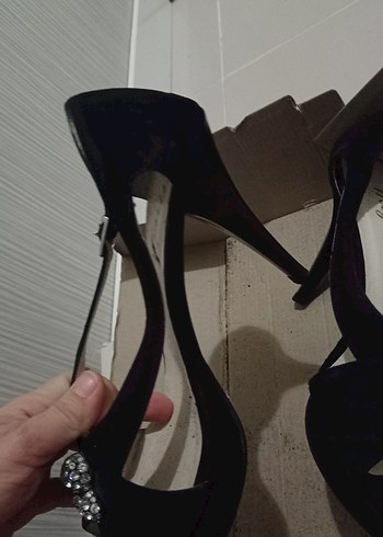 Siyah Tokalı Yüksek Topuklu Gotik Abiye Ayakkabı - Görsel 3