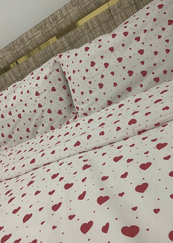 Beyaz Üzerine Kırmızı Kalp Desenli Nevresim Takımı - Görsel 2