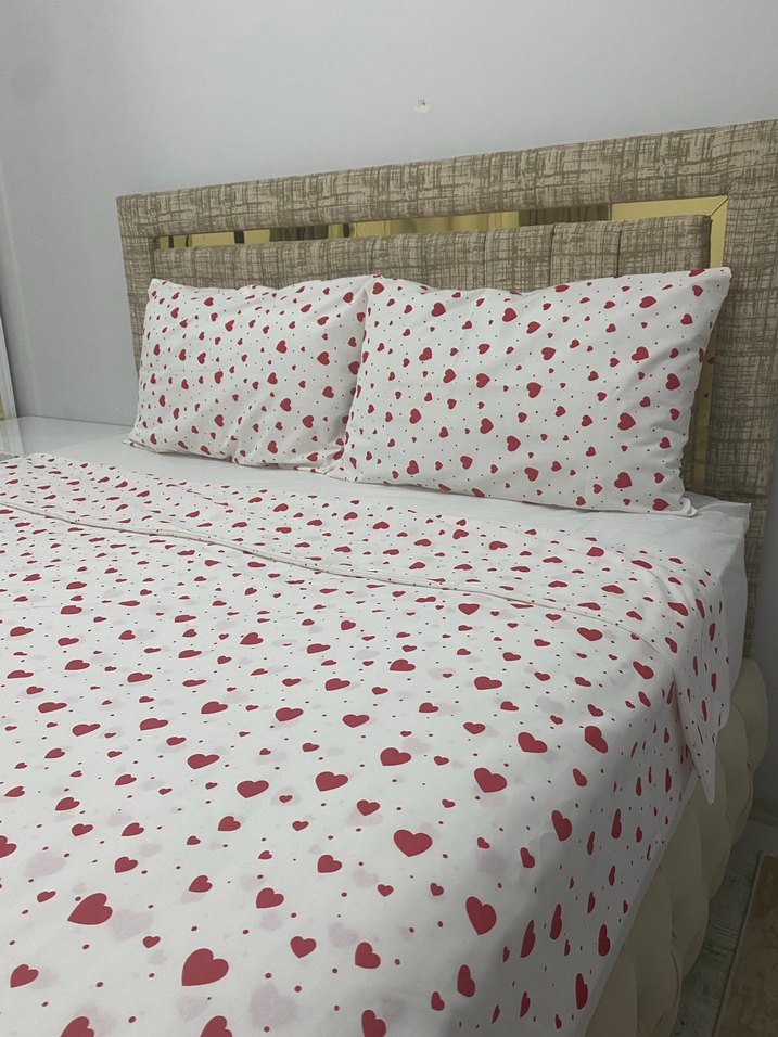 Beyaz Üzerine Kırmızı Kalp Desenli Nevresim Takımı - Görsel 3