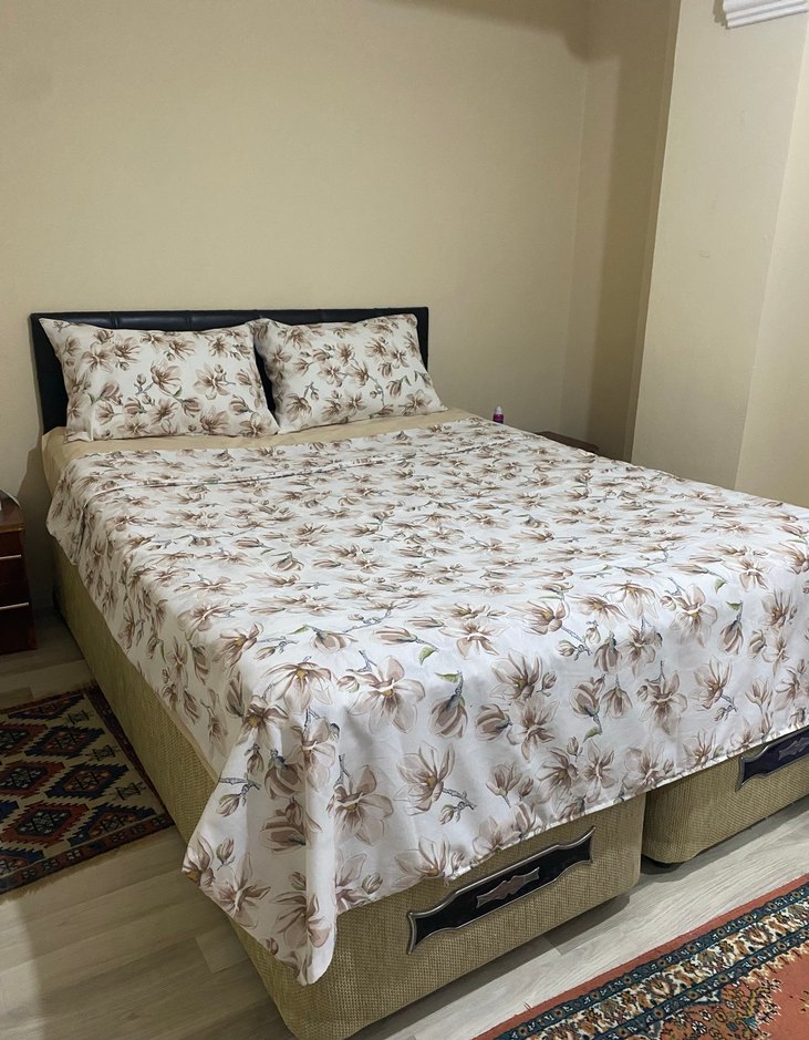 Bej Çiçek Desenli Nevresim Takımı - Görsel 2