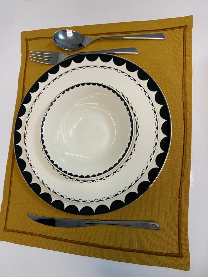 Sarı Desenli Masa Örtüsü - Görsel 4