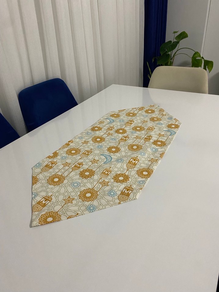 Sarı Desenli Masa Örtüsü - Görsel 5