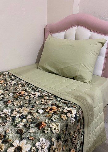Pastel Tonlarda Çiçek Desenli Yatak Örtüsü - Görsel 4