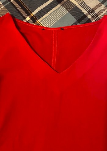 Kırmızı V Yakalı Uzun Kollu Bluz - Görsel 3