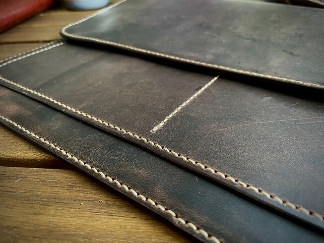 El Yapımı Deri Macbook Kılıfı - Görsel 2