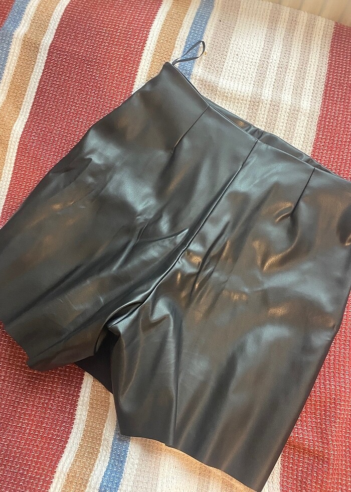 şortlu deri etek - Görsel 3