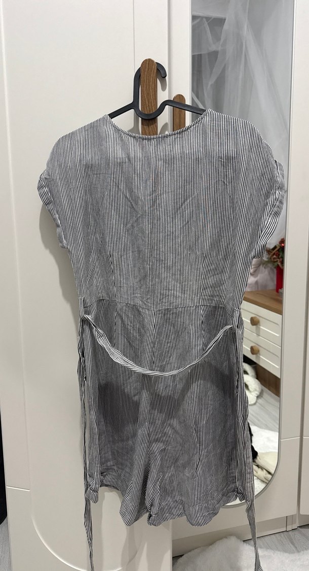 Gri Çizgili Kısa Mango Tulum - Görsel 3