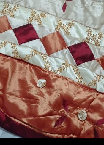 Çok Renkli İşlemeli Parlak Yatak Örtüsü - Görsel 4