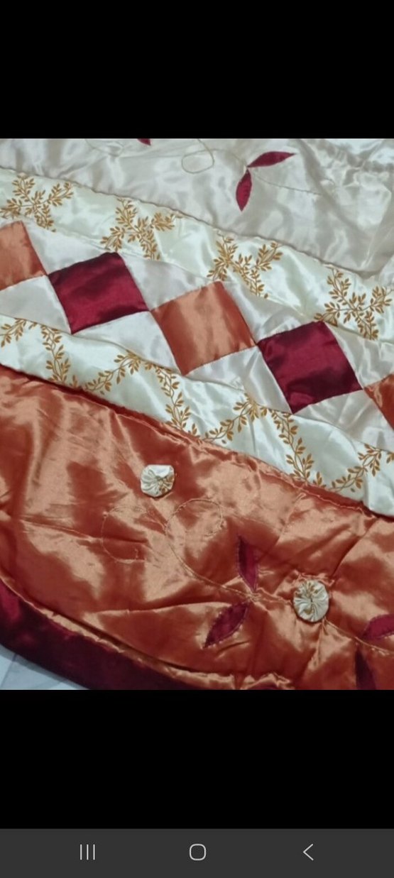 Çok Renkli İşlemeli Parlak Yatak Örtüsü - Görsel 4