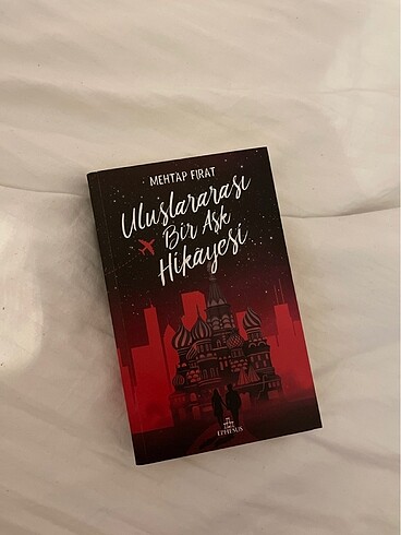 Uluslararası Bir Aşk Hikayesi kitabı