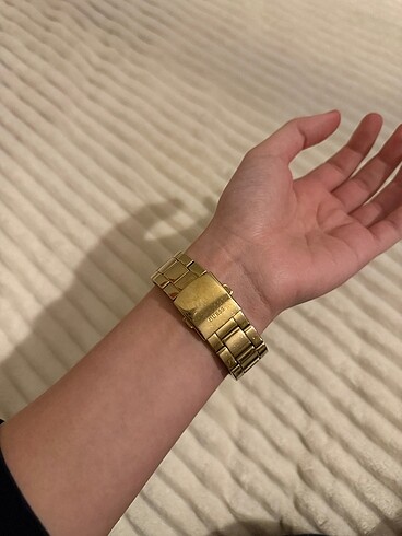 Guess Guess Pırlantalı Altın Saat