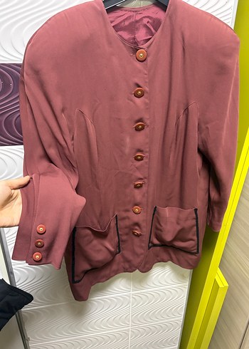 Yves Saint Laurent 46