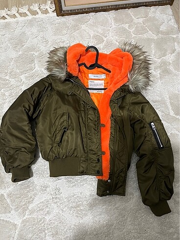 BERSHKA MONT