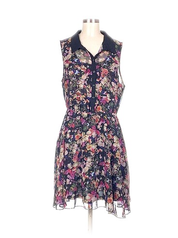 H&M Kısa Elbise %70 İndirimli.