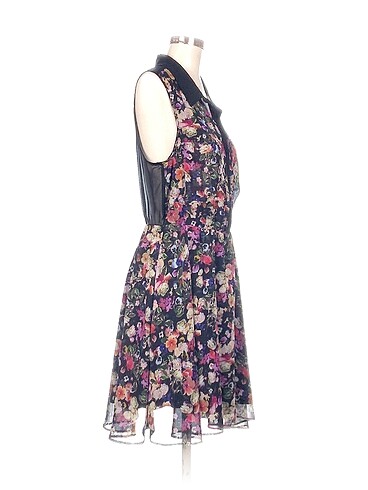 H&M H&M Kısa Elbise %70 İndirimli.