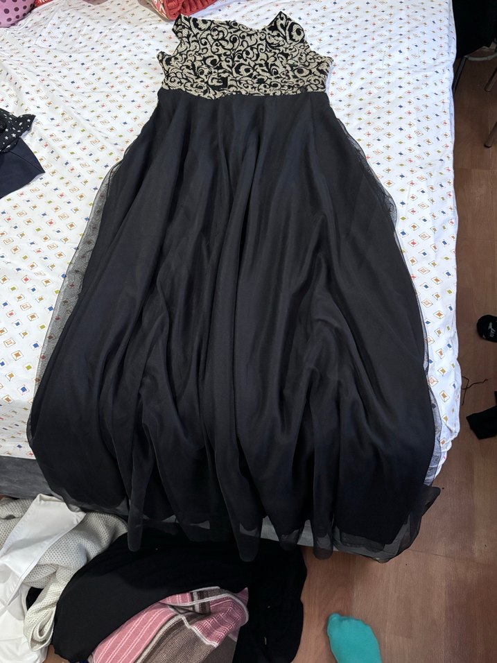 Nakışlı ve Boncuk Detaylı Siyah Uzun Abiye Elbise - Görsel 3