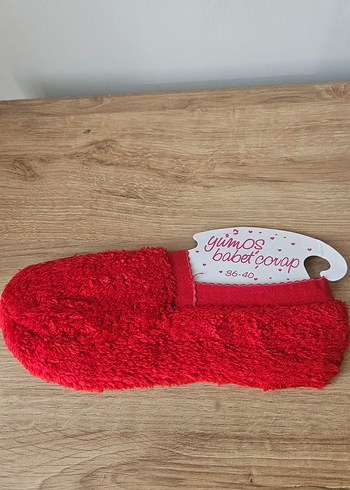 Kırmızı peluş çorap