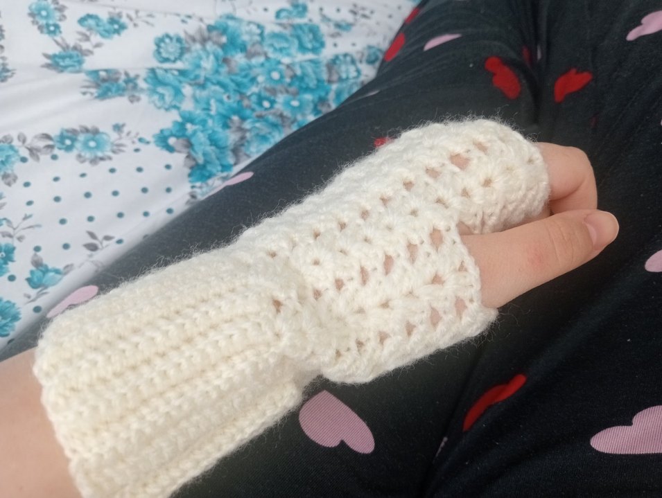 Beyaz Örgü Bohem Kadın Eldiveni - Görsel 3