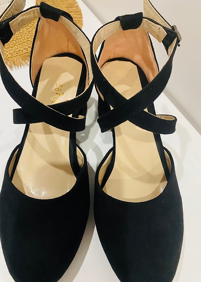 Siyah süet topuklu ayakkabı - Görsel 2