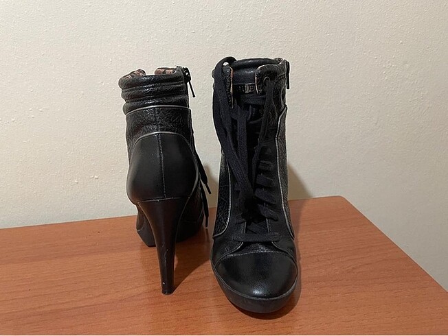 36 Beden Guess topuklu bot