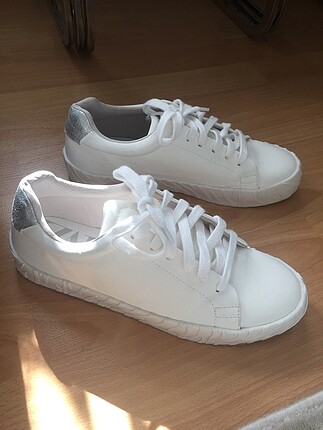 38 Beden beyaz Renk Zara beyaz ayakkabı
