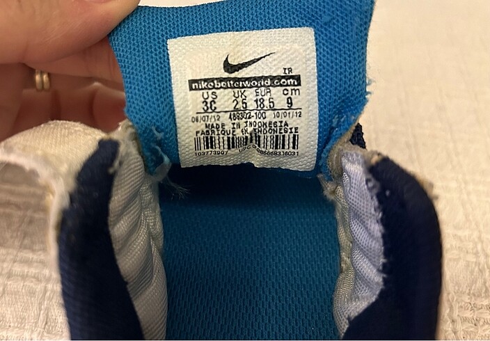 18 Beden beyaz Renk Nike bebek ayakkabısı