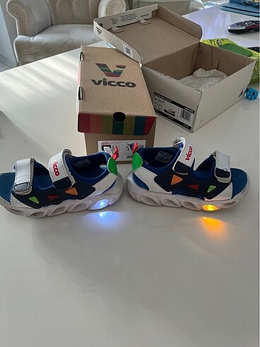 28 Beden beyaz Renk Vicco çocuk sandalet