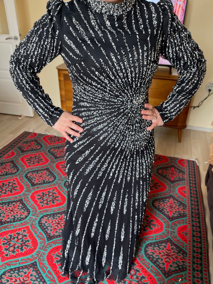 Boncuk İşlemeli Uzun Siyah Tesettür Abiye Elbise - Görsel 4