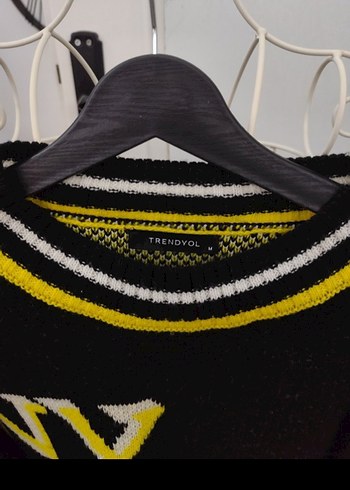 Siyah Desenli Örgü Kadın
kazak - Görsel 3