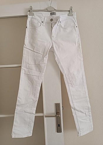 Beyaz erkek pantolon