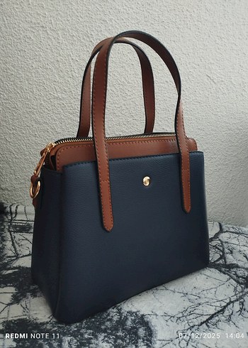 Klasik Şıklıkta Mavi Deri Kadın Çanta - Görsel 2