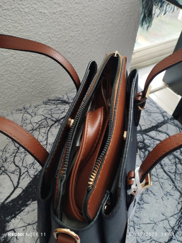 Klasik Şıklıkta Mavi Deri Kadın Çanta - Görsel 3