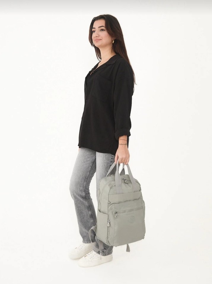 açık gri Minimalist Fermuarlı Sırt Çantası - Görsel 3