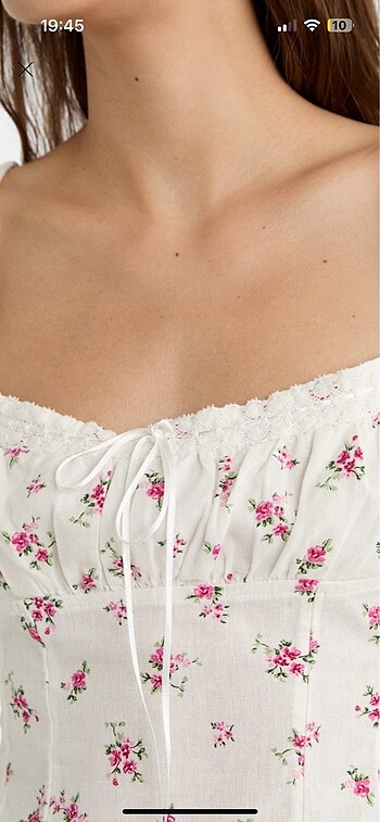 Stradivarius Dantel Şeritli Askılı Top