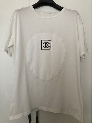 Chanel yazı işleme detaylı boyfriend t shirt