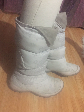 37 Beden beyaz Renk Adidas kar botu