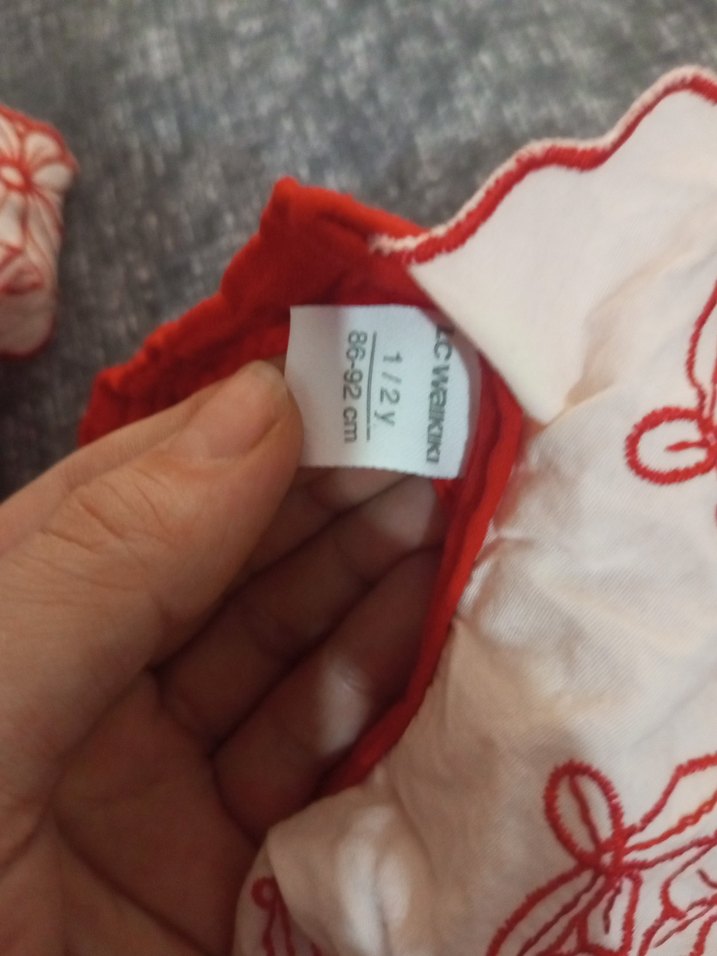 Kız Çocuk Kırmızı Nakışlı Fırfırlı Elbise - Görsel 3