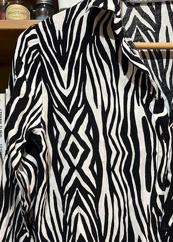 m Beden Zebra Desenli Uzun Kollu Kadın Gömlek