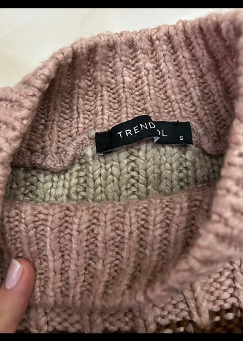 Trendyol & Milla Rahat Kesim Çizgili Triko Kazak